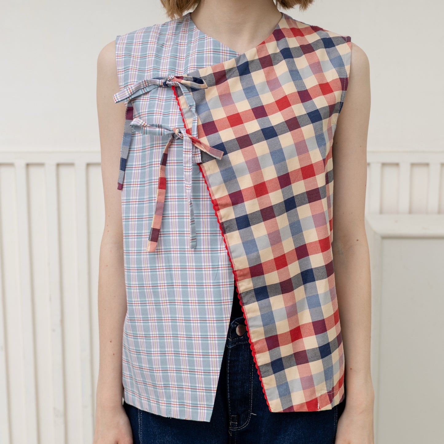 Belle Vest Red